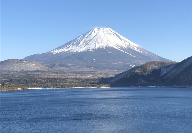 このあたりからの富士山はとても美しいです。