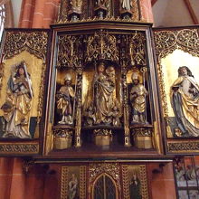 聖堂内部の祭壇