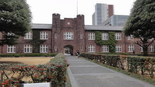 校舎がまるで外国の大学のよう