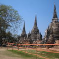 王室の守護寺院に残された3基の仏塔