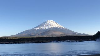 富士のすそ野がとても広く見えます。
