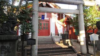 八雲神社と書かれた扁額の色の方が印象にのこりました。