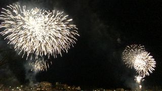 寒くても花火は最高ですね。