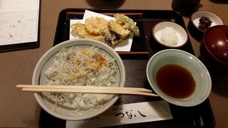 白子ごはんとてんぷらのセットを頂きました。