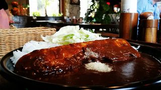 豚肉の煮込みカレーはおすすめです。