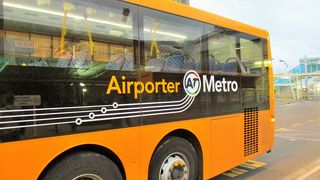 Manukau Cityからオークランド空港へ路線バスに乗って　　　