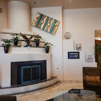 暖炉のあるロビー