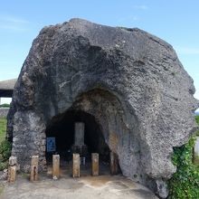 穴を正面から。