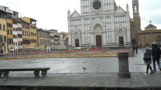 サンタ・マリア・ノヴェッラ教会前の広場