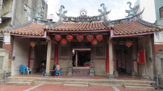 永華街の突き当りにあります