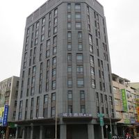 大義街と公園路の角にあります