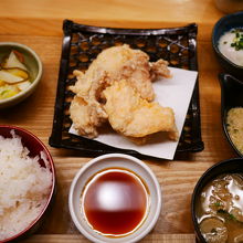 白い唐揚げ定食