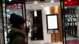 改札内・改札外ともにテナントが充実していました