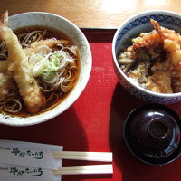 昼食の天ぷら蕎麦と天丼