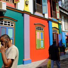 ...人々の暮らしも垣間見える路地巡り。