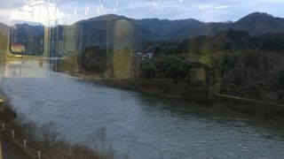 雄大な流れの川です。