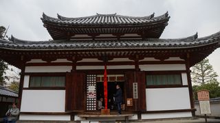 皆さん座ってゆっくり眺めていらっしゃいます