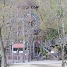 鴻ノ巣山運動公園の遊具