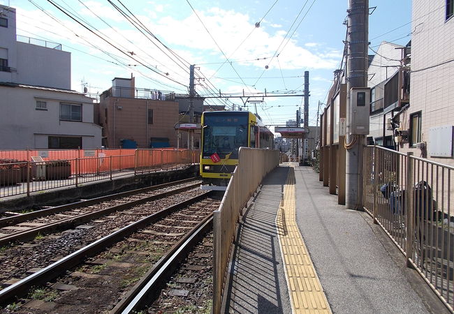 都電荒川線の停留所の一つです。