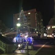 駅前のクリスマスツリー