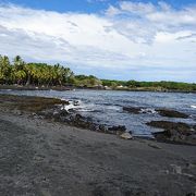 海亀がよく甲羅干しをしに来る黒砂海岸