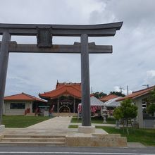 大きな鳥居。