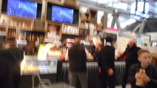 食料品売り場が多い