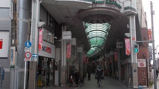 都内でも名の知れた商店街です。