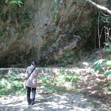 最初の拝所大庫理(ウフグーイ)