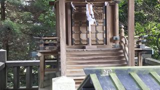 御本宮の近くにある