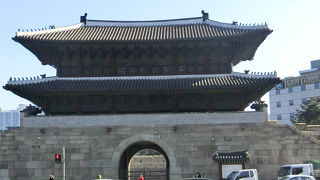 立派な門でした