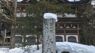 非常に大きなお寺！