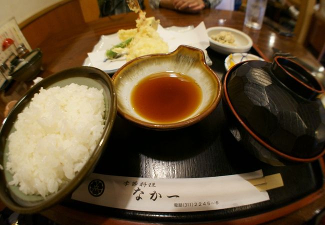 横浜駅近の定食屋