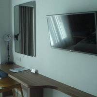 客室の内部です。壁の色も淡い水色です。水にちなんだ感じです。