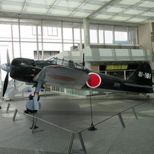 展示品 (三菱零式艦上戦闘機五二型)