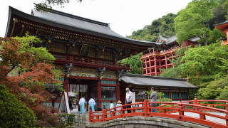 全国の稲荷（いなり）神社の総代です