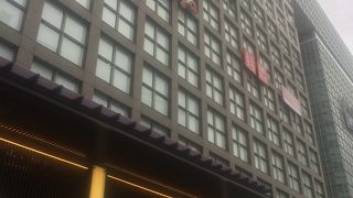 巨大なショッピングモール