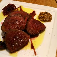 鹿肉のステーキ