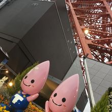 入口のオブジェ