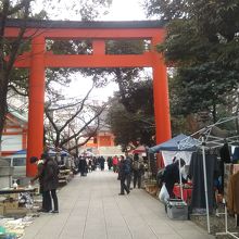 花園神社境内