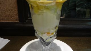 食事もできるフルーツパーラー