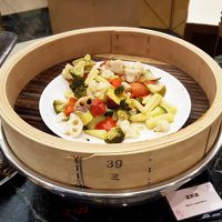 新鮮な温野菜が美味しかった。卵料理もお勧め。