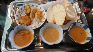 店に入った瞬間、異国な雰囲気