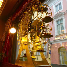 店内の観覧車。