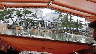 松江城公園にあります