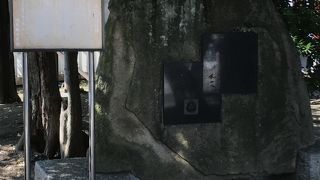 歌舞伎役者の句碑