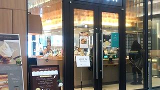 店構えはオシャレ