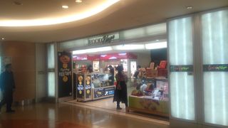 話題のスイーツが揃う複合店