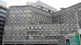 開運狸が迎えてくれます