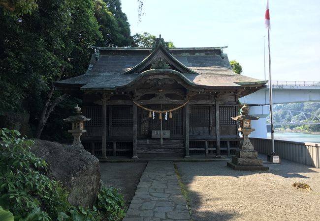 航海の安全を祈願しています